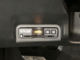 ハンドルの左下にETC2.0がついています。高速道路の料金所の通過も楽々です。 カードの取り出しもしやすい場所についています。