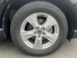 タイヤ、ホイールデザインはこんな感じです!タイヤサイズは225/65R17(17インチ)