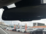 後続車のライトの眩しさを抑えます☆自動防眩ミラー付きです☆