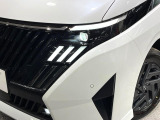 【ダブルファンクションターンランプ付きLEDヘッドライト】人気上昇中のダブルファンクションターンランプを装備!ウィンカーとデイライト&車幅灯を兼用し、特別感のあるエクステリアを演出します。