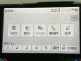 目的地の検索方法が画面に見やすく並び、住所や電話番号などから選べます。行き先を設定する際も、項目を確認しながら進められて便利です。