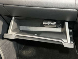 「収納スペース」使いやすい収納を、使いやすい場所に。様々な場所に収納スペースがあり使い勝手も良いので車内もスッキリして綺麗を保てます