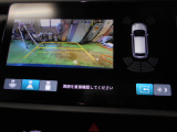 バックカメラの画像です。ガイドラインがスムースな車庫入れをサポートいたします。車庫入れの安心感がアップしますね。