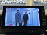 テレビ映像を画面で楽しめる装備です。停車中の休憩時間などに、車内で番組を視聴できるのが便利。画面表示も見やすく、待ち時間を過ごす際に活用いただけます。