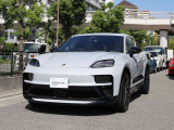 車両に関するお問合せは、ポルシェセンター神戸 六甲アイランド認定中古車センター TEL 078-846-3441までご連絡ください。