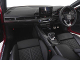 Audiのインテリアはエクステリア同様、優れたデザイン性とクオリティ、そして機能性を兼ね備えております。
