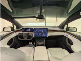 左ハンドル仕様!輸入車ならではのドライビングをお楽しみいただけます。