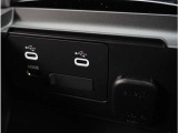【USB接続】USB接続も可能です。スマートフォンと連動して音楽も再生可能です。