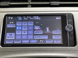 放送局の選択や音源の切り替えなど、画面上で各メニューを確認しながら操作できます。テレビやラジオなど複数の選択肢があり、気分に合わせて使い分けられるのが便利です。