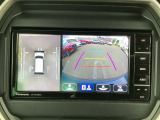 狭い場所での駐車やすれ違いなどでより的確な運転操作に役立つ360&deg;ビューモニターが装備されています。