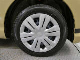 純正デザインのホイールキャップです 車両デザインを損ねることのないデザインです 快適な乗り心地を保ちます