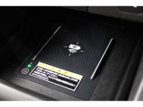 ワイヤレス充電搭載!対応した機器を置くだけで充電することが可能です!