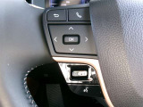 ステアリングスイッチは、ハンドルを握りながらオーディオ操作などが可能です。走行中の視線移動も最小限で済むので安全にも役立ちます。