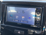 地デジやFM、AM、Bluetooth AUDIOなど、複数の音源が画面に表示されています。利用したい音源を選びやすく、普段の移動時間に合わせたオーディオ活用に便利です。