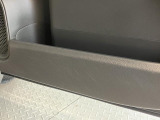 ドア内張にキズあります。