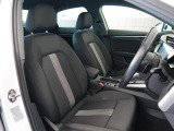 Audi車はどの車種も全てレザーハンドルです。そこにはAudiのこだわりがあり質感の高いレザーでしっかりと手に馴染み、高級感を演出します。
