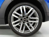 215/45R17 パラレルスポークアルミホイール