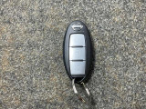 【インテリジェントキー】広い駐車場でどこに止めた分らない時!リモコンスイッチボタンを押すとクルマがピッと音とハザードランプで応えてくれます!