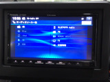 フルセグTVを搭載。CD/DVD再生、Bluetoothオーディオに対応しています。
