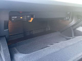 ETC車載器 ビジネスシーンから休日の高速ドライブに至るまでもはや必須の装備となりましたETC車載器。休日のETC割引を利用して、行動範囲を広げてみてはいかがでしょうか。