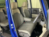 当車両は、次のお客様に気持ちよくお乗りいただくため、専門スタッフによる【徹底シートクリーニング】を施工済みです!
