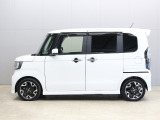 【コーティング/ガードコスメSP】好評のコーティング施工で愛車のボディをケアしませんか?紫外線や酸性雨等の劣化によって塗装面の光沢の消失や塗装の剥離を防ぎます!