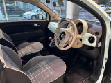 運転席もシンプルな作りになっております。