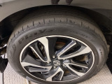 純正アルミホイールです。足元が引き立つので、車全体のイメージがアップしますよ!