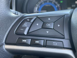 ステアリングに装備されたスイッチで運転中でも楽に音量の操作が可能です♪♪慣れると目線をそらさずに行えますので安全です♪♪