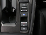 【電子制御パーキング+ブレーキホールド】便利なスイッチ式のサイドブレーキ!停車中にブレーキペダルを踏み続けなくても自動的にブレーキを保持する機能も搭載♪