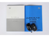新車時のメンテナンスノート・保証書・クルマとナビの取扱説明書・スペアキーももちろんございます♪