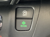 【eコンスイッチ】低燃費運転をサポートするECONモード。スイッチをONすると、エンジンやトランスミッション、A/Cなどを協調制御し、燃費の向上に貢献。エコドライブの効果を高めます。