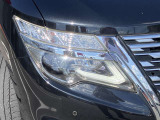 LEDヘッドライトです。シャープな白光色のLEDランプを採用しました。人気の車ですので、お問い合わせはお早めに!