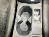 運転席・助手席のドリンクホルダーです