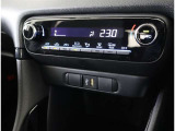 左右独立温度コントロールフルオートエアコンです。運転席、助手席それぞれで独立して温度設定ができます。冷え性の方が乗っても安心ですね♪