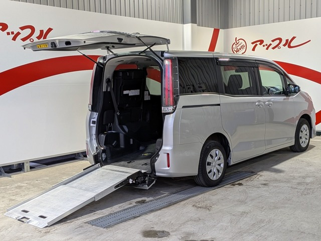 ノア 2.0 X ウェルキャブ スロープタイプI 車いす2脚仕様 4WD 