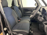 【運転席シート】ゆったりと広々した空間です。ストレスなく運転ができますよ!