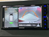 【アラウンドビューモニター】車を上から見下ろしているかのような映像で周囲の状況がひと目で確認、狭い駐車場に駐車するときも安心です♪