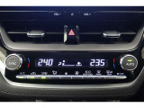 ★運転席と助手席でそれぞれお好みに合わせて温度設定が行えるフルオートエアコンです。外気温や室温、日射量を感知し、吹き出し温度、風量を緻密に制御します