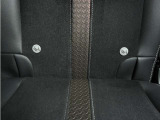 ◆ISOFIX◆シートベルトいらずでチャイルドシートと固定金具を連結するだけでガッチリ固定できます。