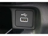 USBジャックも搭載。車内で音楽再生だけではなくスマートフォン等の機器へ充電可能です♪