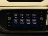 ナビゲーションには地図だけでなく車両情報や安全装備など細かい設定が可能です。