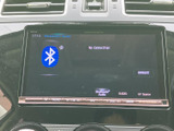 Bluetoothオーディオやラジオなど、音源を画面で選べるメニューです。接続設定の項目も表示されており、利用したい音源の確認や切り替えを画面上で行えます。日々の移動に合わせて使い分けできます。