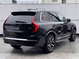 ブラックのボディが、XC90の伸びやかなプロポーションを引き立てます。