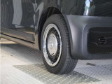 ◆純正ホイール装着車◆シンプルなデザインのホイールキャップ付きです。