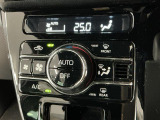 【オートエアコン】AUTOボタンを押してお好みの温度を設定!快適な室温でドライブをお楽しみいただけます♪