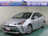 優れた燃費性能を誇るハイブリッドカー、トヨタ・プリウスです☆