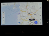 純正ナビを装備。タッチパネル式で使いやすく、お出かけもラクラクです。