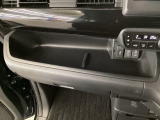 豊富に在庫を取り揃えています!軽自動車からミニバン、セダン、SUV、話題のハイブリッド車など続々入荷しております♪