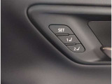 デザインもよく、居心地のよい運転席ですね。分かりやすいスイッチ類ですから操作もしやすく運転をサポートします。ぜひご来店いただき、実際にお座りいただいてステアリングを握ってみてください!